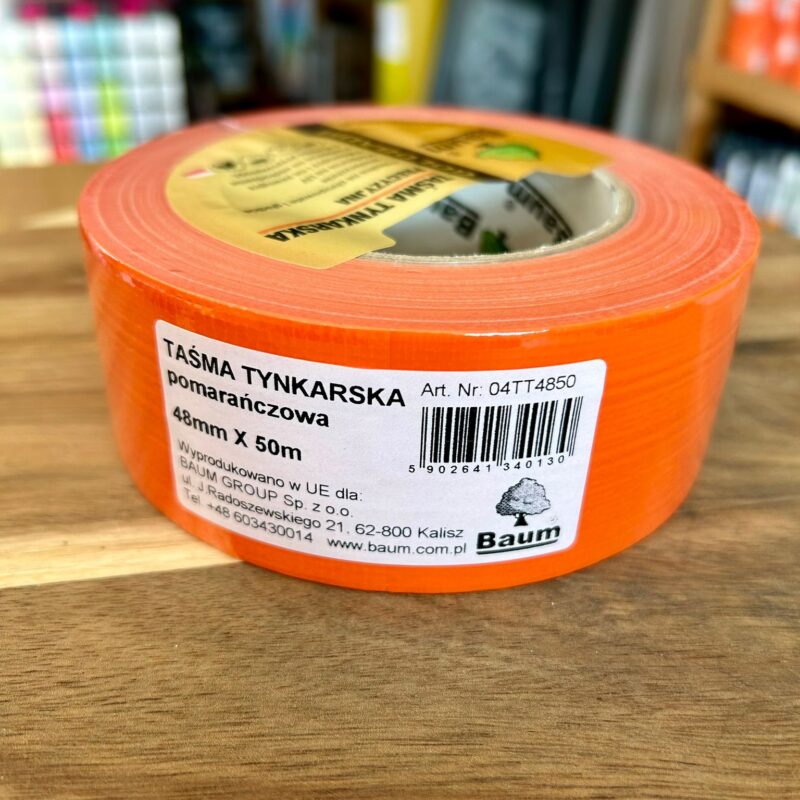 Jej mocny klej zapewnia przyczepność nawet do chropowatych i lekko pylących podłoży