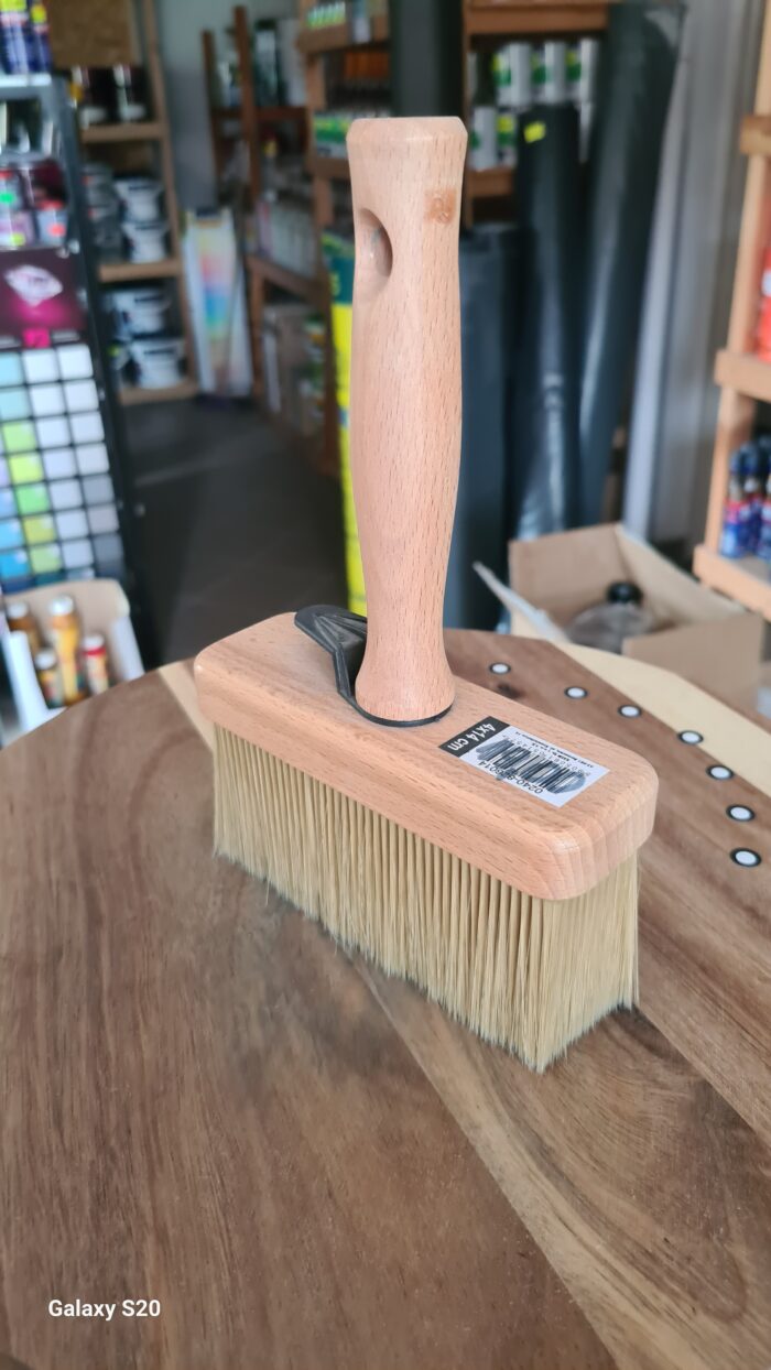 wałek nylonowy o wysokiej odporności. wałek z poszyciem z gęstych włókien nylonowych. nylon jest materiałem, który nie absorbuje wody z masy szpachlowej